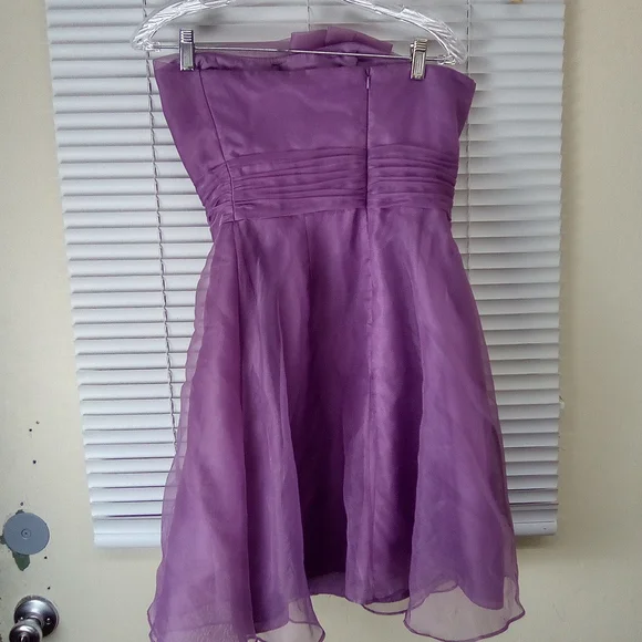 DAVID'S BRIDAL Elegant Purple Strapless Dress - Picture 4 of 7